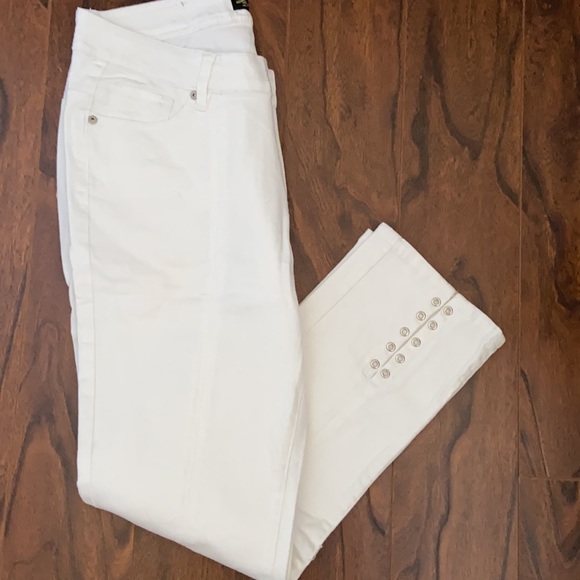 Suzanne Betro white pants in size 10 - Picture 7 of 14